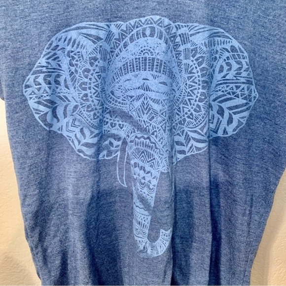 Zoe + Liv Boho Elephant T-Shirt Medium Blue White Elephant Tribal Rayon 🐘 - Picture 3 of 12